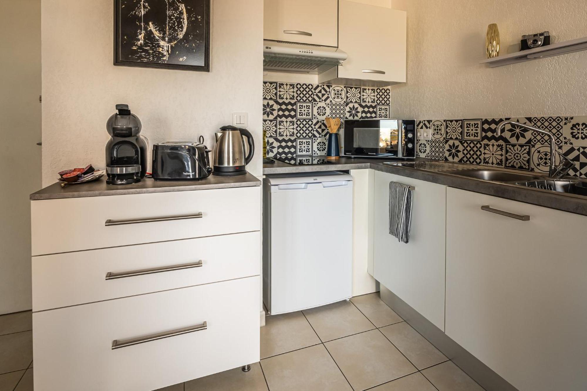 Appartement "Cote Canal", Terrasse , Climatisation , Parking Prive Narbonne Extérieur photo